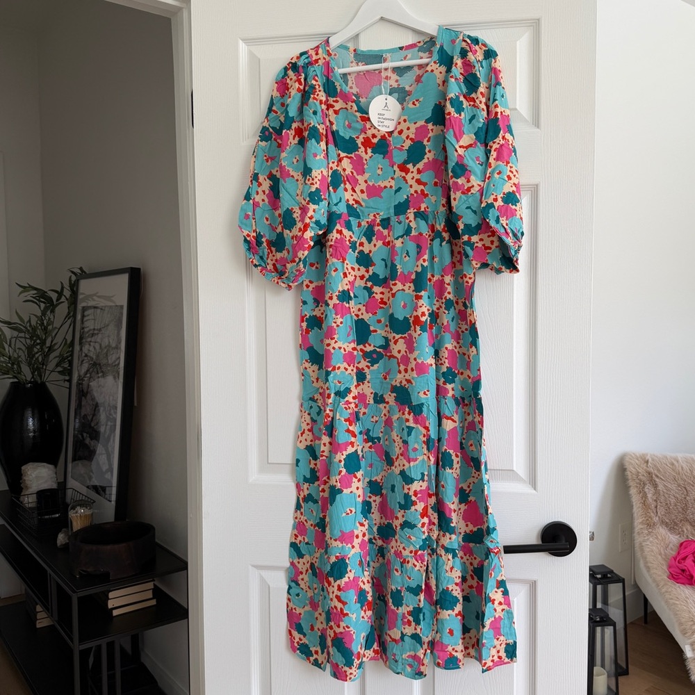 Dress m nwt